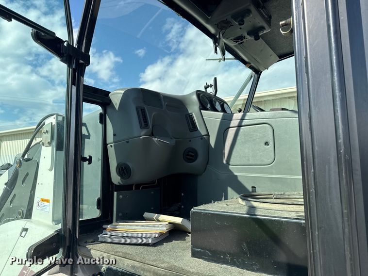 image for item OE9549 2014 Elgin Pelican street sweeper truck