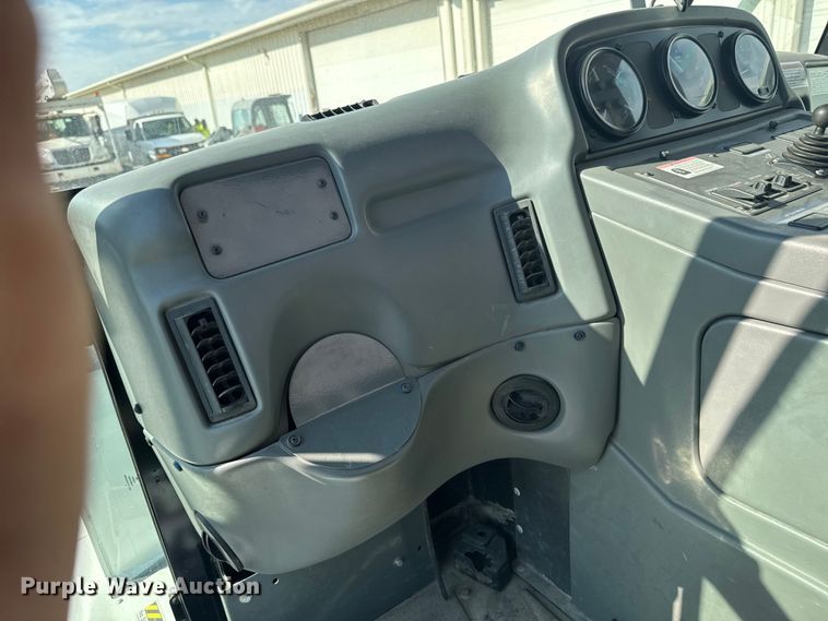 image for item OE9549 2014 Elgin Pelican street sweeper truck