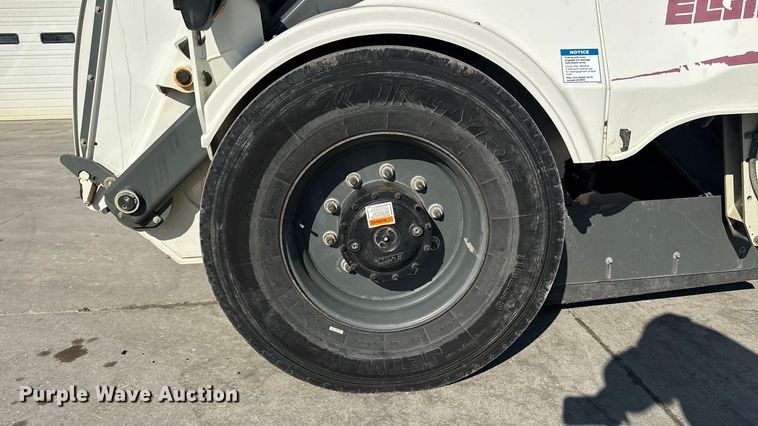 image for item OE9549 2014 Elgin Pelican street sweeper truck