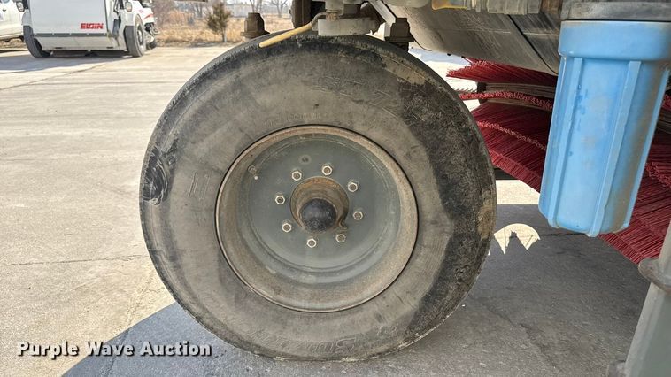 image for item OE9549 2014 Elgin Pelican street sweeper truck