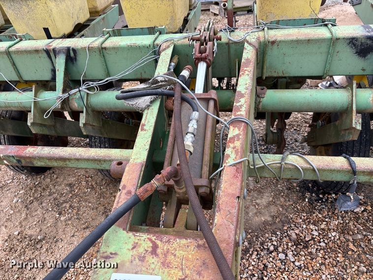 image for item DT0018 John Deere 7000 planter