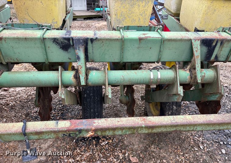 image for item DT0018 John Deere 7000 planter