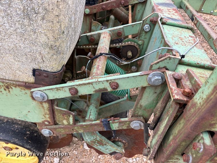 image for item DT0018 John Deere 7000 planter