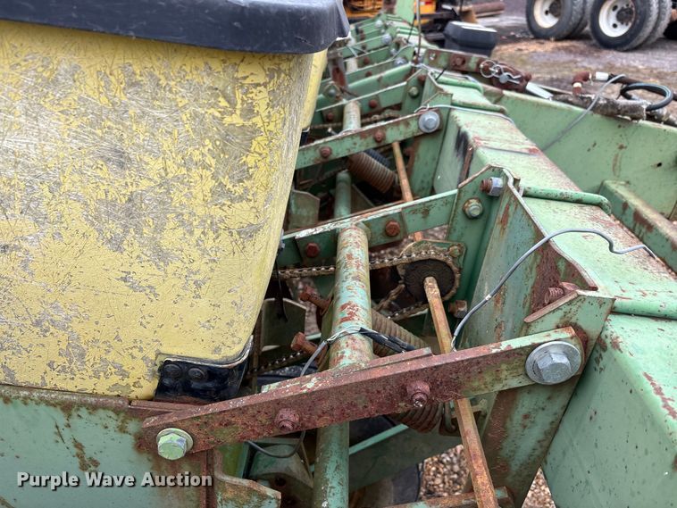 image for item DT0018 John Deere 7000 planter