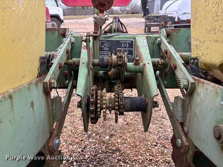 image for item DT0018 John Deere 7000 planter