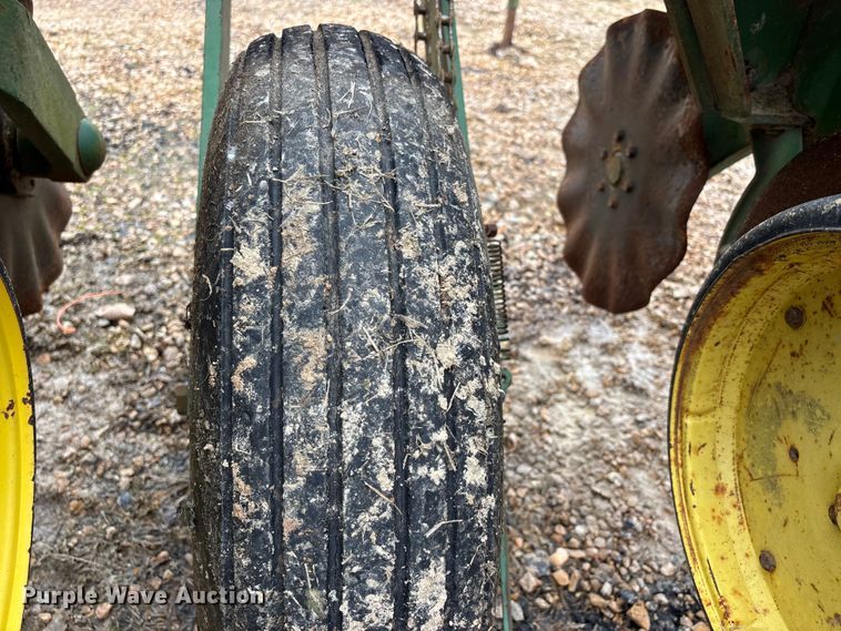 image for item DT0018 John Deere 7000 planter
