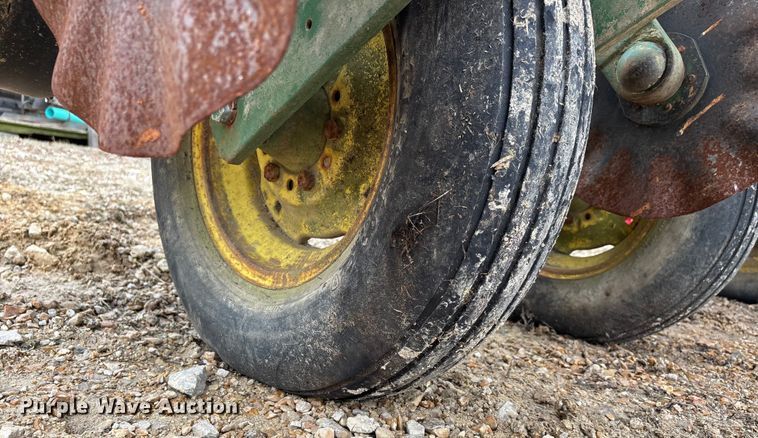 image for item DT0018 John Deere 7000 planter