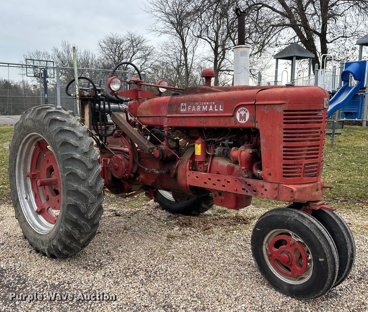 image for item DT0020 1941 International Harvester Farmall Super M tractor