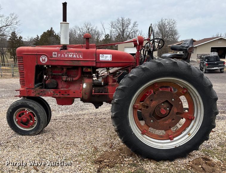 image for item DT0020 1941 International Harvester Farmall Super M tractor