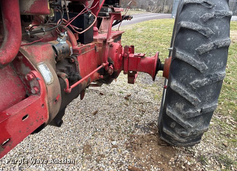 image for item DT0020 1941 International Harvester Farmall Super M tractor