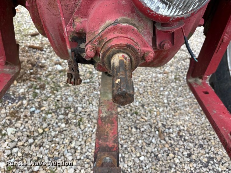 image for item DT0020 1941 International Harvester Farmall Super M tractor