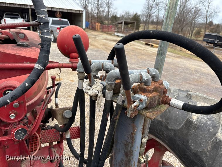 image for item DT0020 1941 International Harvester Farmall Super M tractor