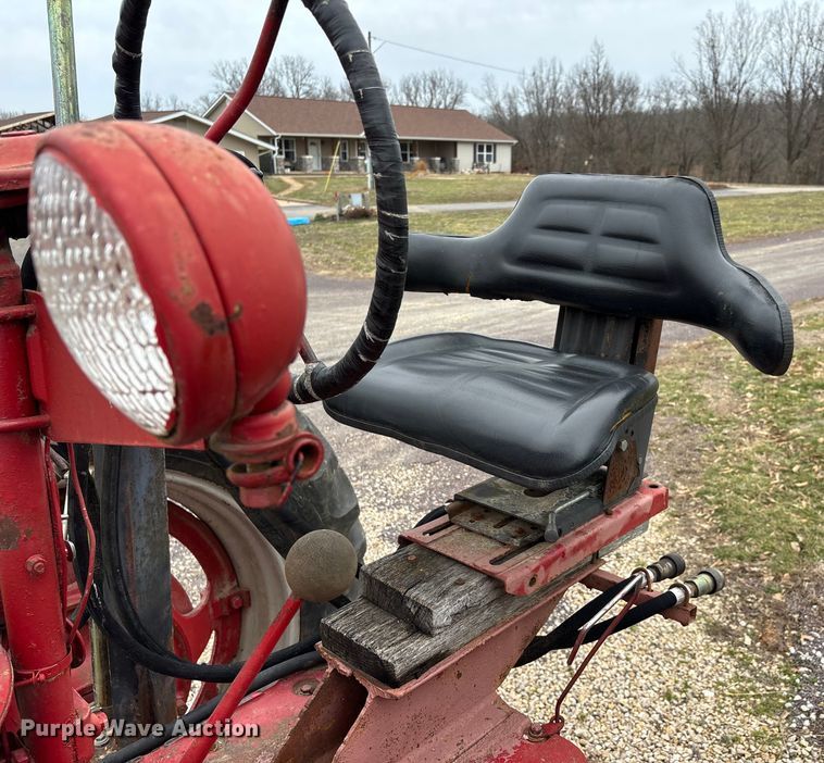 image for item DT0020 1941 International Harvester Farmall Super M tractor
