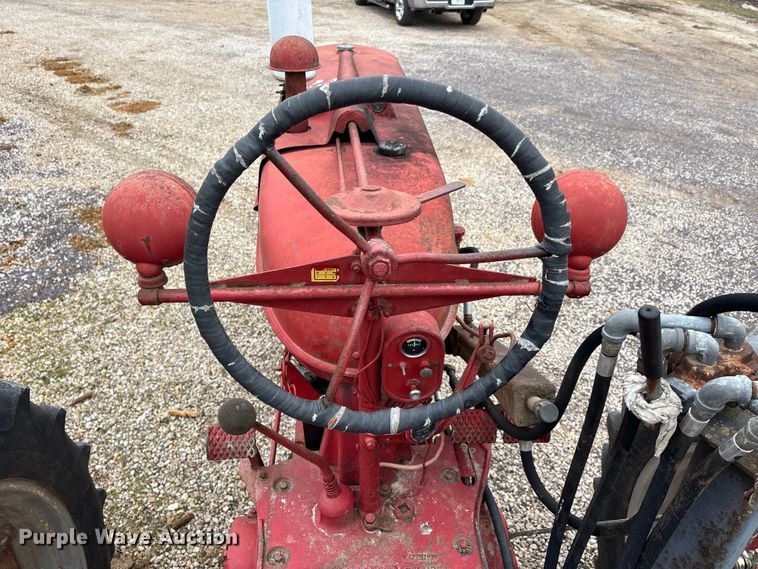 image for item DT0020 1941 International Harvester Farmall Super M tractor