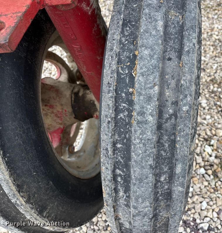 image for item DT0020 1941 International Harvester Farmall Super M tractor