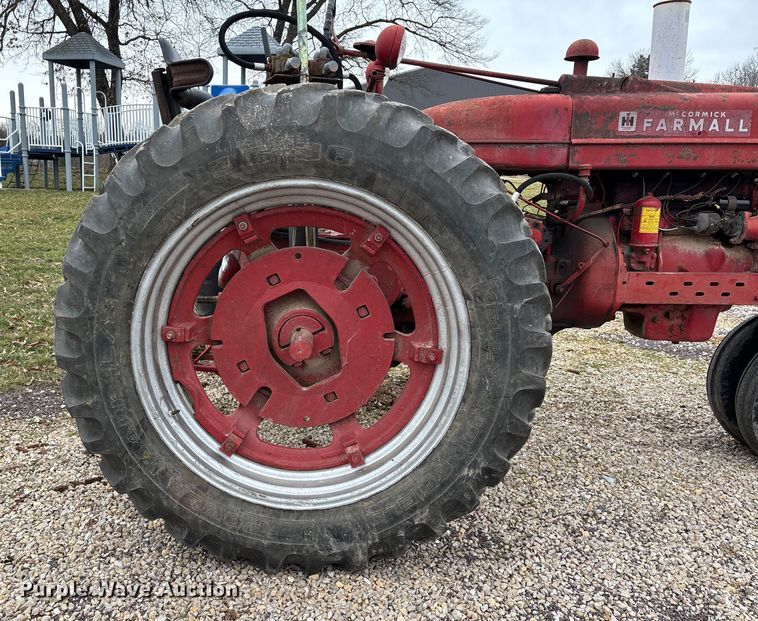 image for item DT0020 1941 International Harvester Farmall Super M tractor