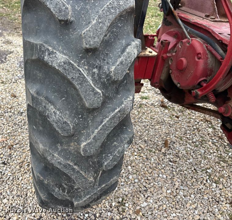 image for item DT0020 1941 International Harvester Farmall Super M tractor