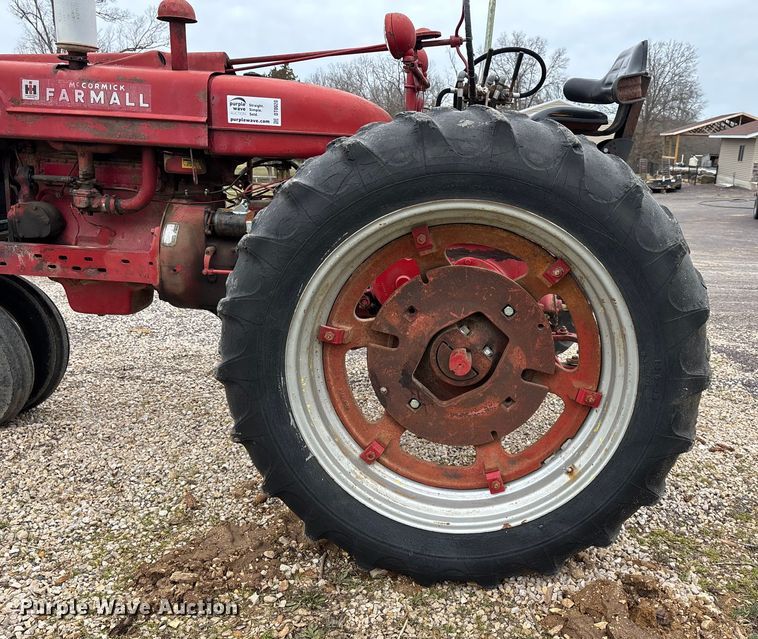 image for item DT0020 1941 International Harvester Farmall Super M tractor
