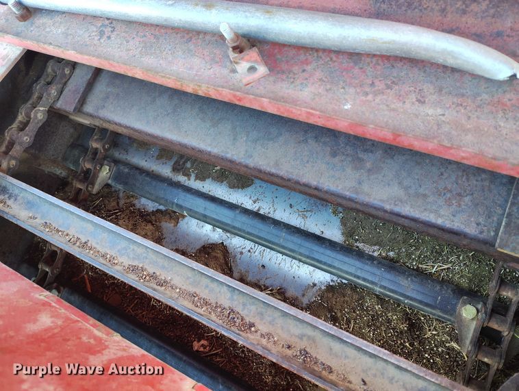 image for item DT0928 1978 International 1440 combine