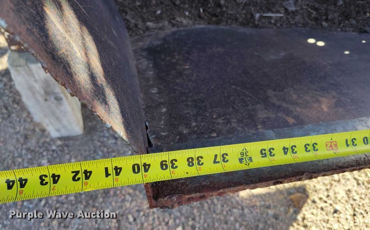 image for item DT0928 1978 International 1440 combine