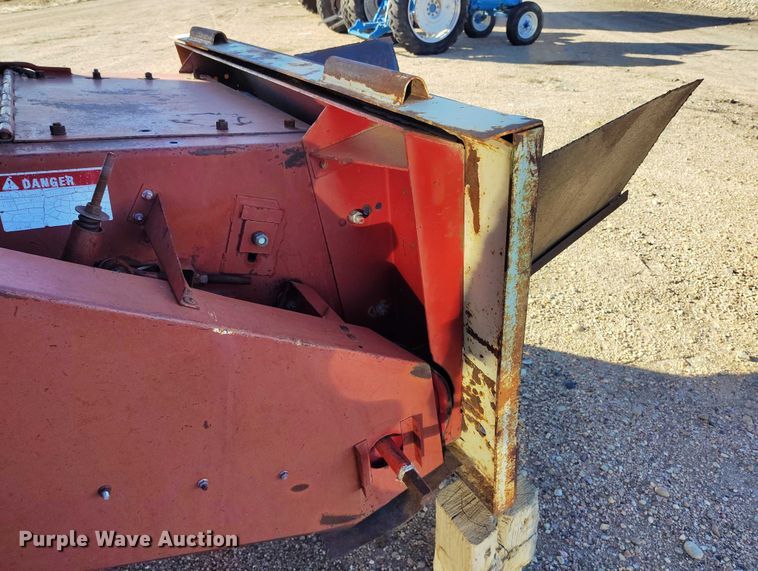 image for item DT0928 1978 International 1440 combine