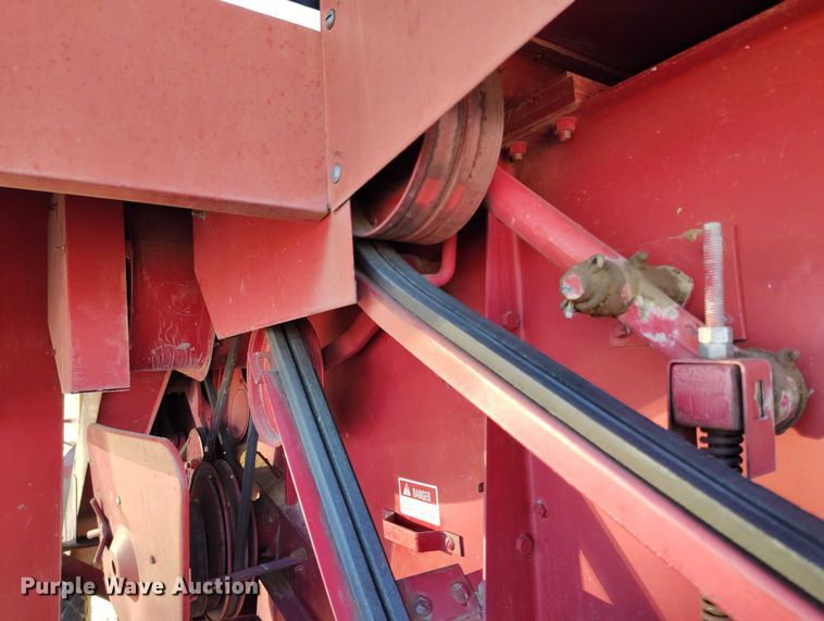 image for item DT0928 1978 International 1440 combine