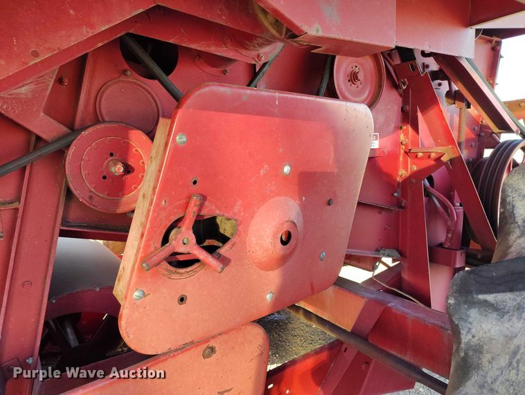 image for item DT0928 1978 International 1440 combine