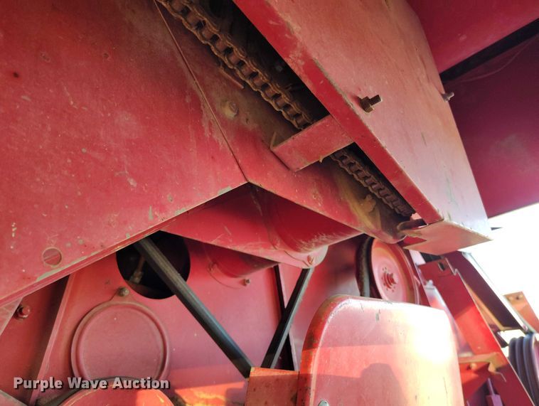 image for item DT0928 1978 International 1440 combine