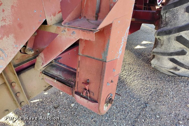 image for item DT0928 1978 International 1440 combine