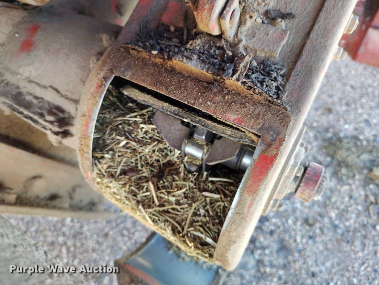 image for item DT0928 1978 International 1440 combine