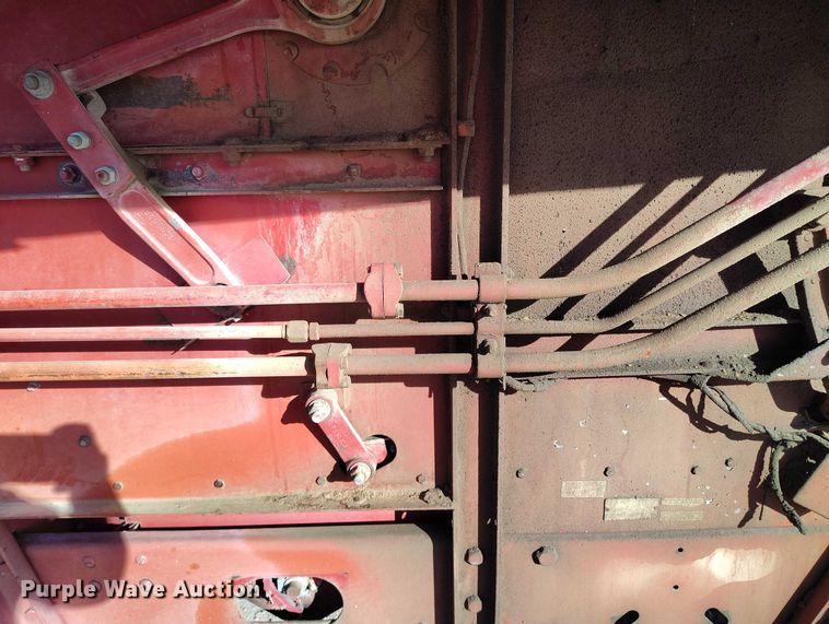 image for item DT0928 1978 International 1440 combine