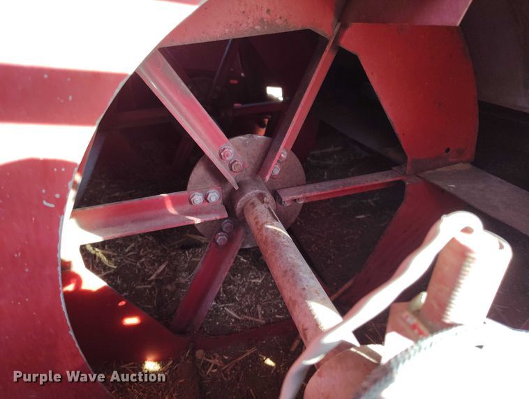 image for item DT0928 1978 International 1440 combine