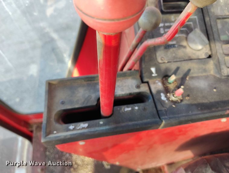 image for item DT0928 1978 International 1440 combine