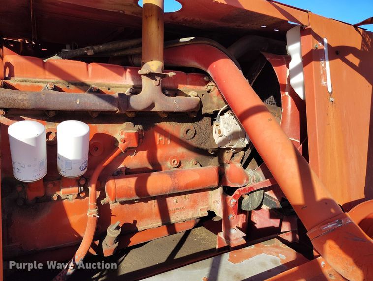 image for item DT0928 1978 International 1440 combine