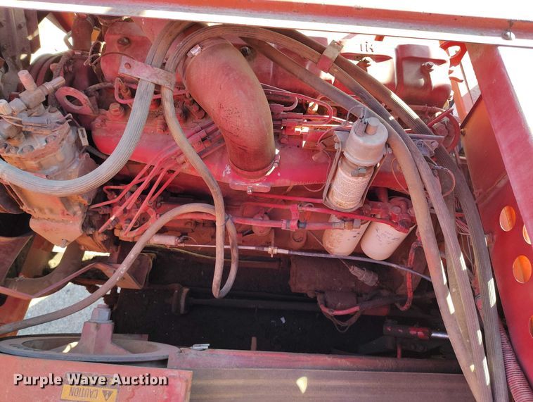 image for item DT0928 1978 International 1440 combine