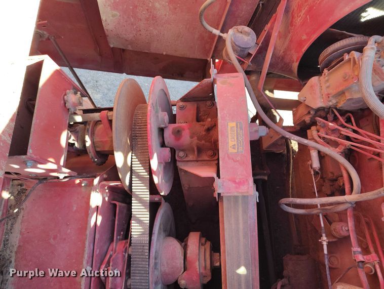 image for item DT0928 1978 International 1440 combine