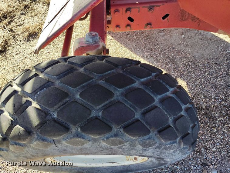 image for item DT0928 1978 International 1440 combine