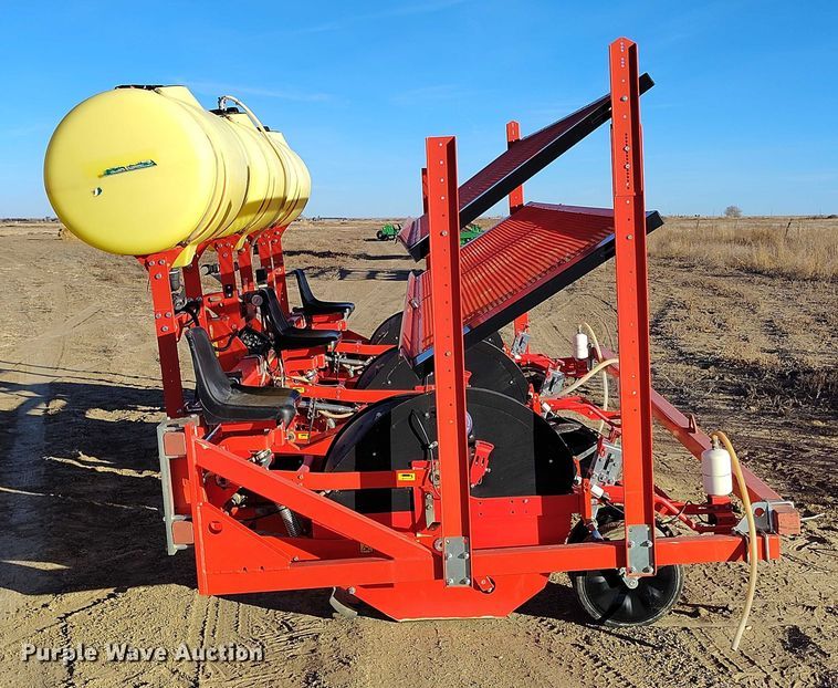 image for item DT0932 2019 Checchi & Magli Wolf Pro 3 transplanter