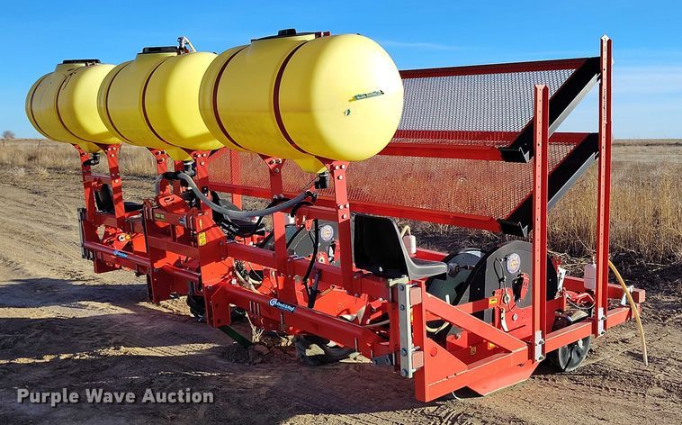 image for item DT0932 2019 Checchi & Magli Wolf Pro 3 transplanter