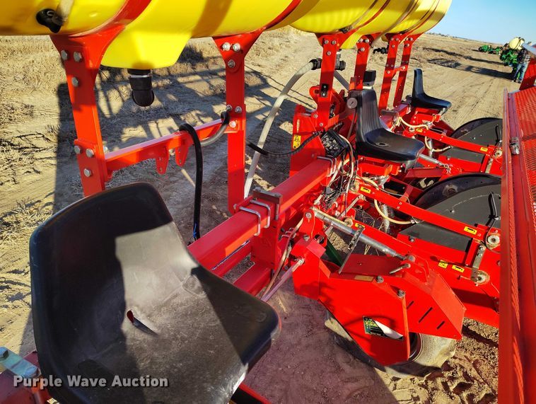 image for item DT0932 2019 Checchi & Magli Wolf Pro 3 transplanter