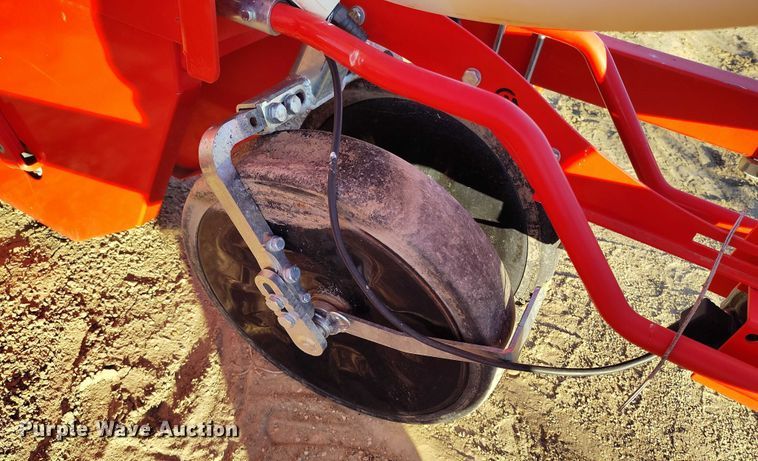 image for item DT0932 2019 Checchi & Magli Wolf Pro 3 transplanter