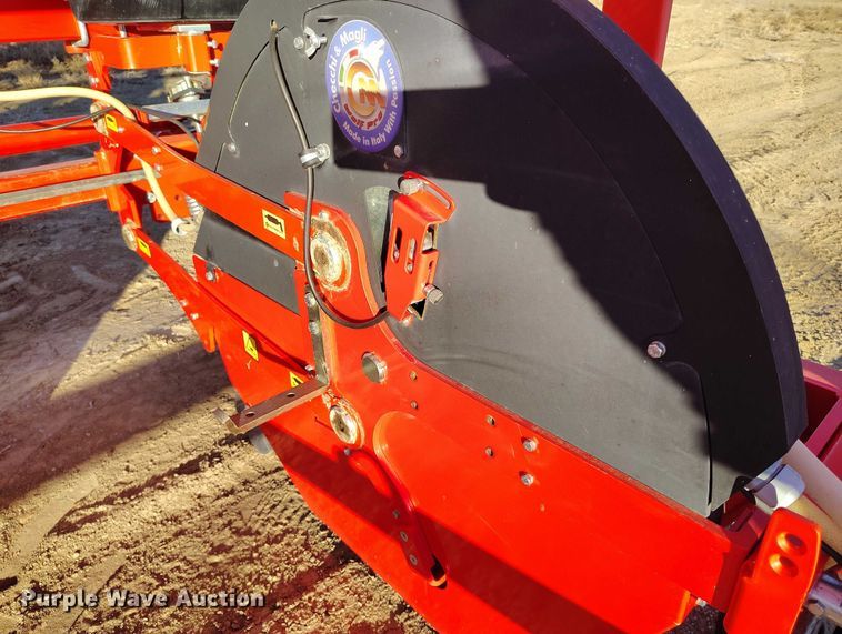 image for item DT0932 2019 Checchi & Magli Wolf Pro 3 transplanter