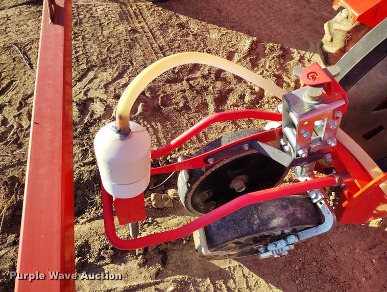 image for item DT0932 2019 Checchi & Magli Wolf Pro 3 transplanter