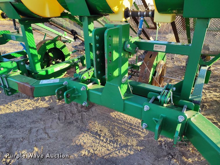 image for item DT0933 Rain-Flo Irrigation 1600 Serries II transplanter