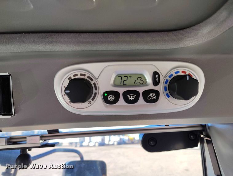 image for item DT0951 2022 Deutz-Fahr 9340 TTV Agrotron Warrior MFWD tractor