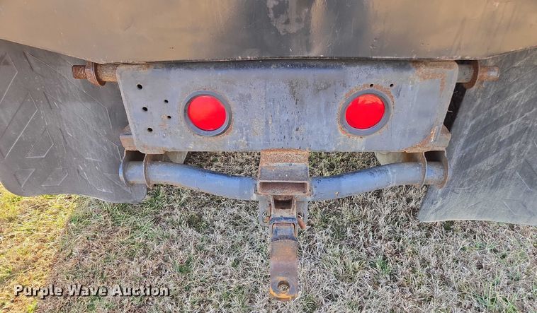 image for item DU2719 1997 International 4900 flatbed truck