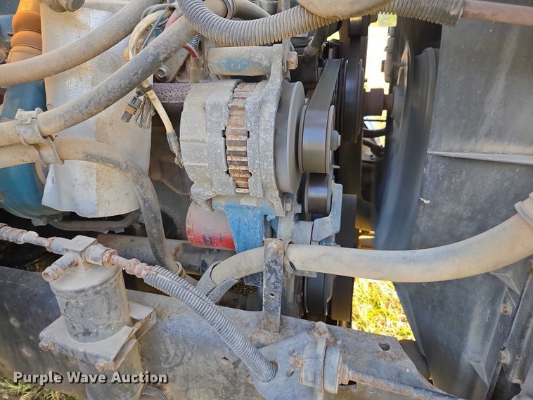 image for item DU2719 1997 International 4900 flatbed truck