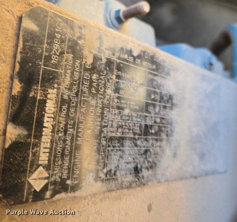 image for item DU2719 1997 International 4900 flatbed truck