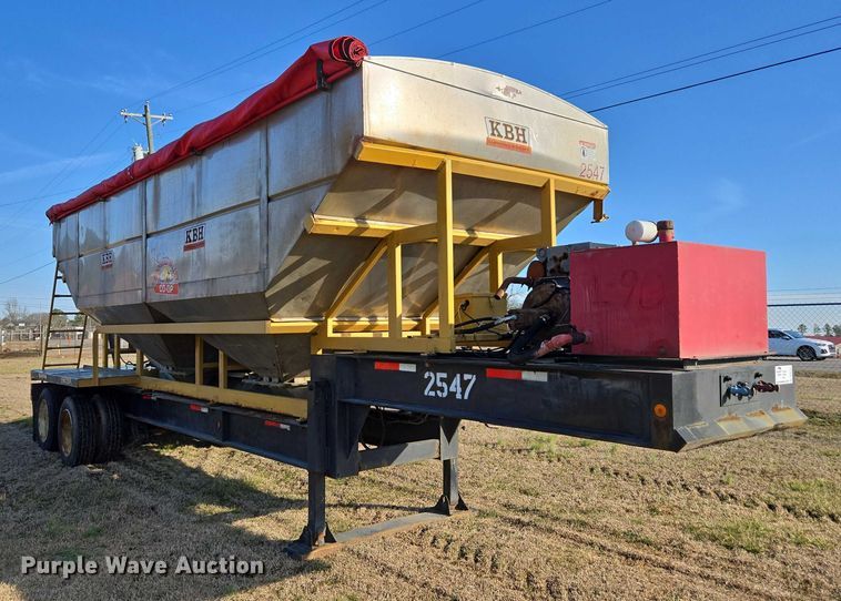 image for item DU2721 2012 KBH fertilizer tender trailer