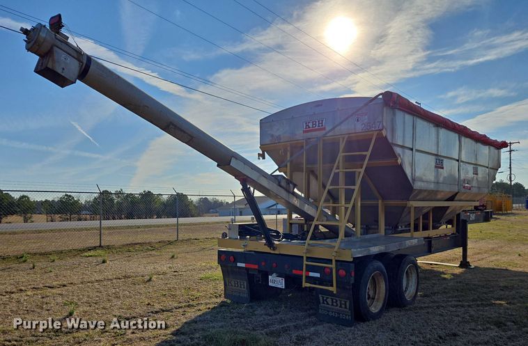 image for item DU2721 2012 KBH fertilizer tender trailer